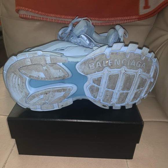 BLUE B TRACK SNEAKERS GREAT CONDITION - Picture 3 of 4